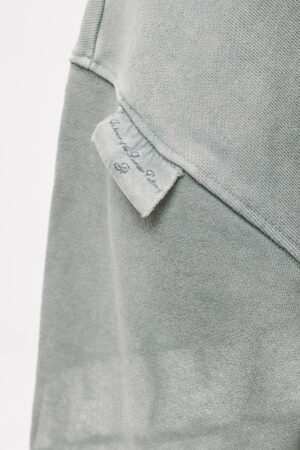 Detail_Rollthedice_0010_HOOD_FIANCE_ECOM_APRIL43756