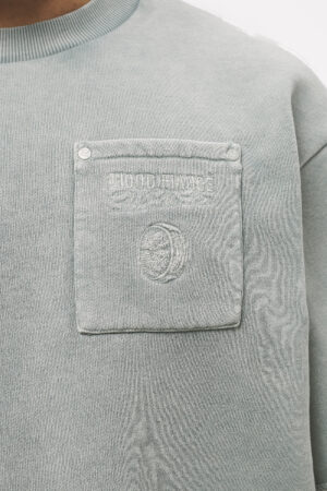 Detail_Rollthedice_0012_HOOD_FIANCE_ECOM_APRIL43701