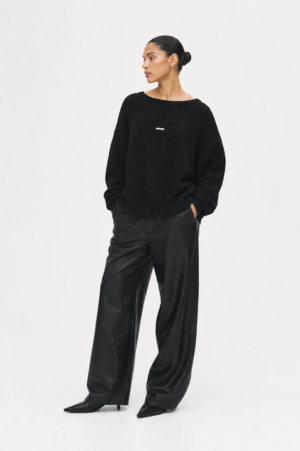 System_sweaterblack_front