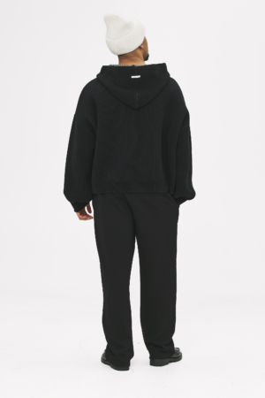 Ganzkörper_back_VOLUME HEAVY KNIT HOODIE BLACK